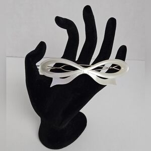 Vntg Lucite White Bow Hair Clip 4.5"X1.5"